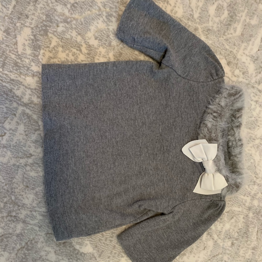 Janie and Jack gray top w fur